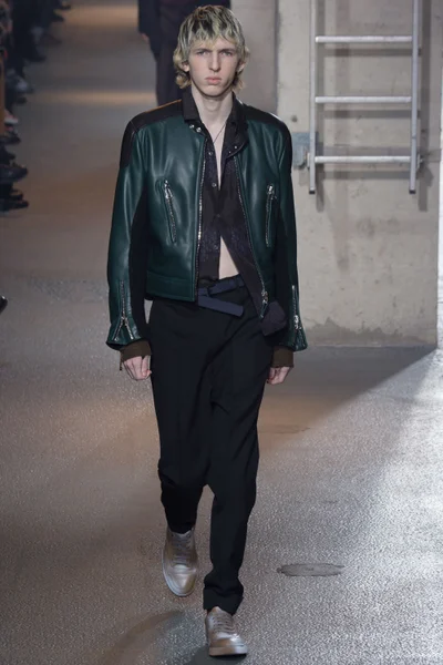 Look 26
